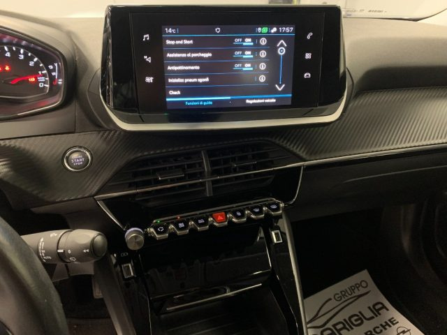 PEUGEOT 2008 usata, con Sistema di navigazione