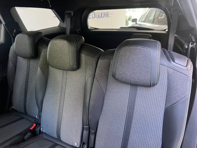 PEUGEOT 5008 usata, con Volante multifunzione