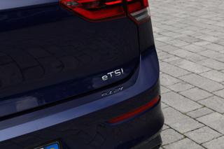 VOLKSWAGEN Golf usata, con Autoradio digitale