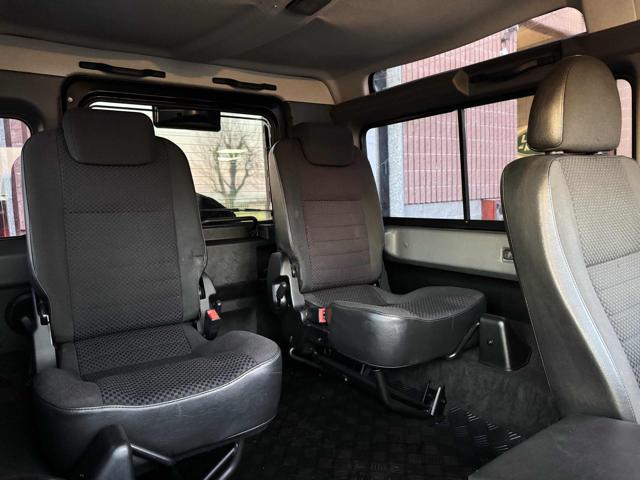 LAND ROVER Defender usata, con Autoradio