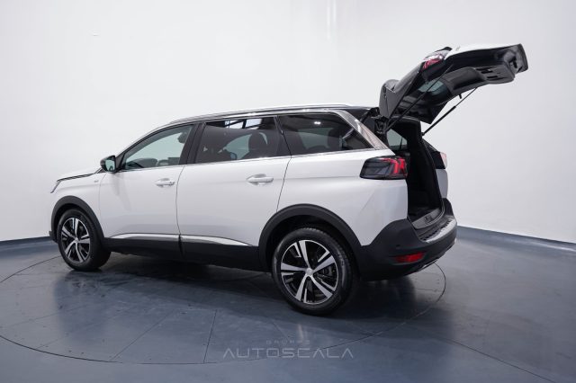 PEUGEOT 5008 usata, con Apple CarPlay