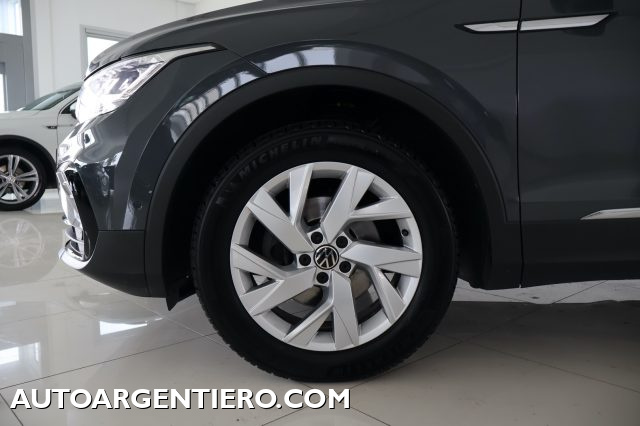 VOLKSWAGEN Tiguan usata, con Sensore di luce