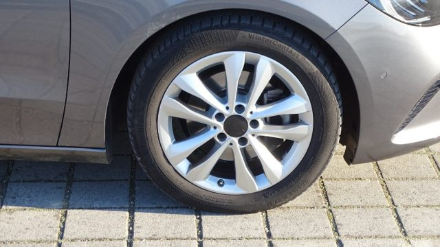 MERCEDES-BENZ B 200 usata, con Volante in pelle