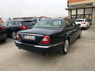 JAGUAR XJ8 usata, con Chiusura centralizzata