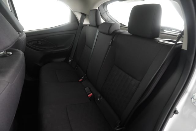 TOYOTA Yaris usata 3