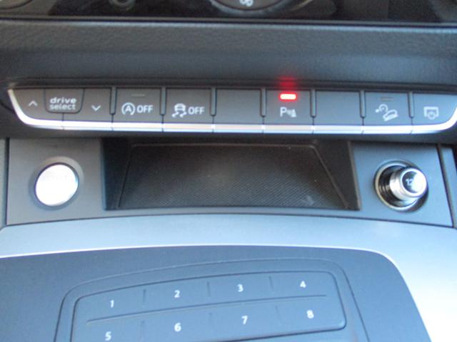 AUDI Q5 usata, con Sensori di parcheggio anteriori