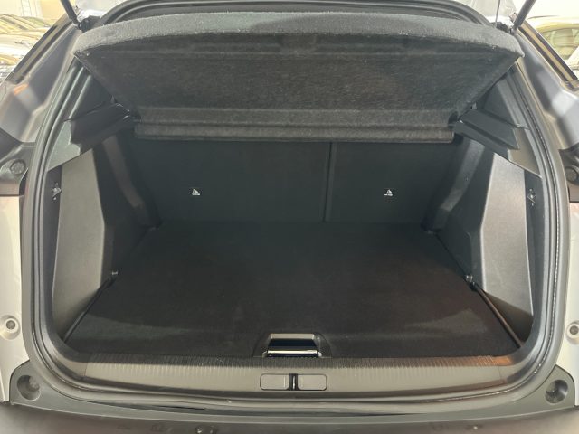 PEUGEOT 2008 usata, con USB