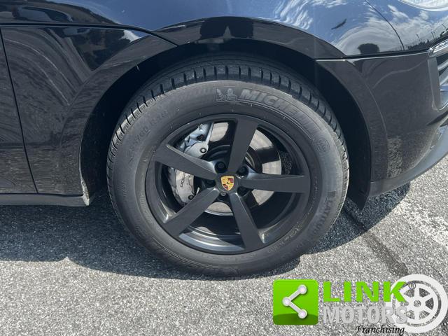PORSCHE Macan usata, con USB