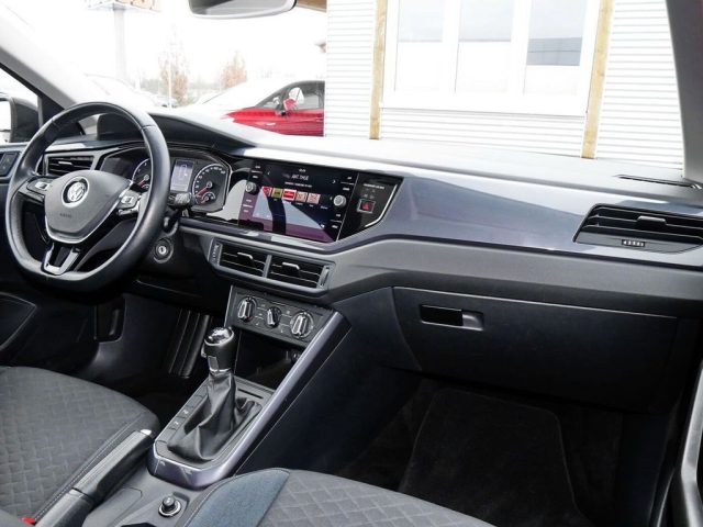 VOLKSWAGEN Polo usata, con Autoradio
