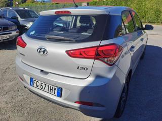 HYUNDAI i20 usata, con Fari LED
