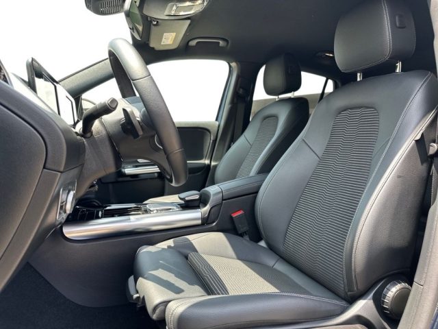MERCEDES-BENZ GLA 180 usata, con Controllo automatico clima