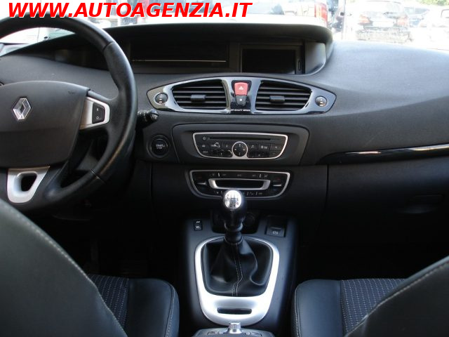 RENAULT Scenic usata 17