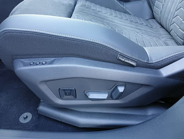 PEUGEOT 3008 usata, con Park Distance Control