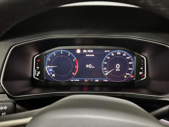 VOLKSWAGEN T-Cross usata, con Autoradio