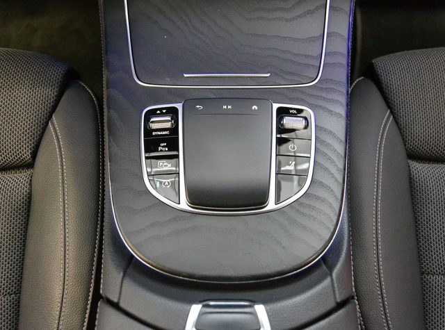 MERCEDES-BENZ E 220 usata, con Controllo automatico clima