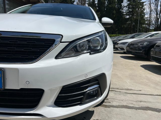 PEUGEOT 308 usata, con Airbag