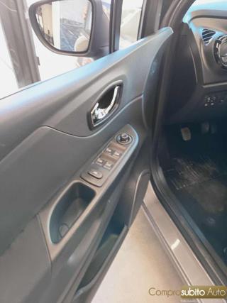 RENAULT Captur usata, con Specchietti laterali elettrici