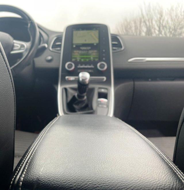 RENAULT Scenic usata 85