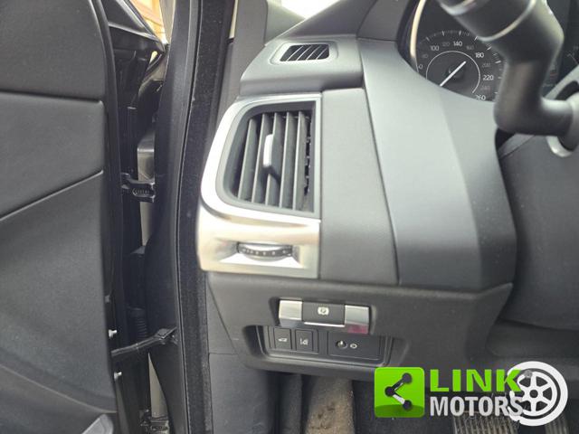 JAGUAR E-Pace usata, con Sensori di parcheggio posteriori