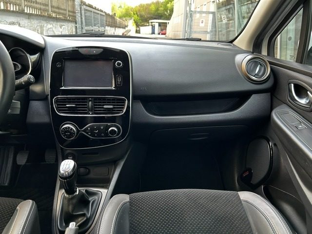 RENAULT Clio usata, con Controllo trazione