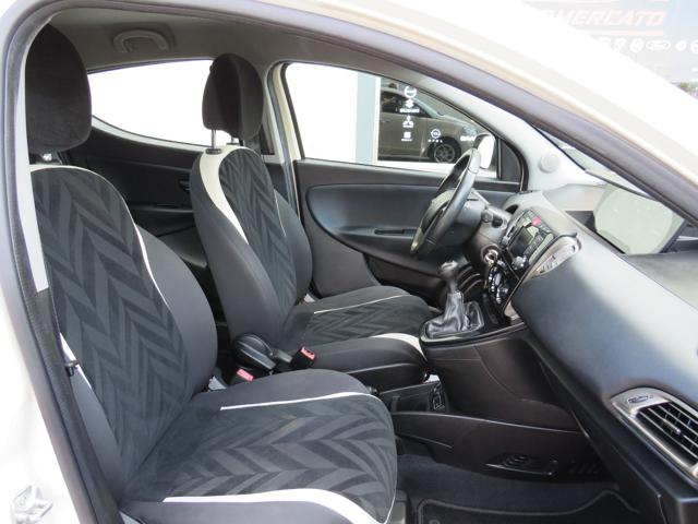 LANCIA Ypsilon usata, con Park Distance Control