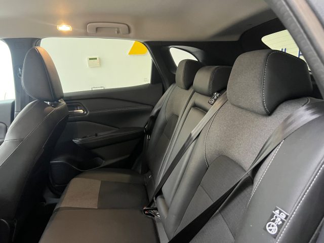 NISSAN Qashqai usata, con Fari LED
