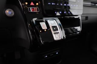 HYUNDAI Staria usata, con ESP