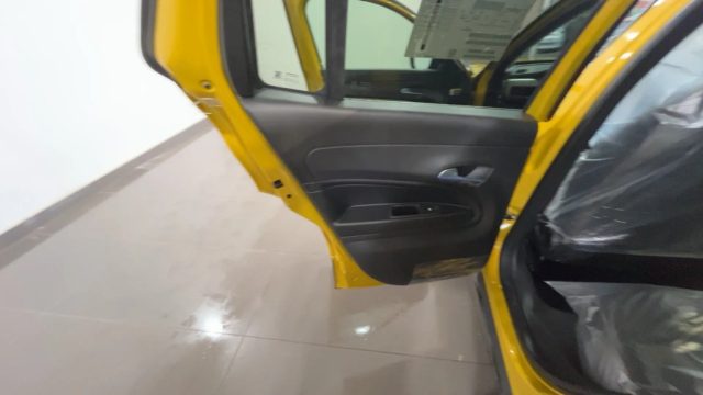 JEEP Avenger usata, con USB