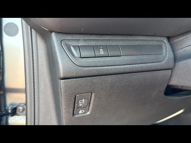 PEUGEOT 208 usata, con USB