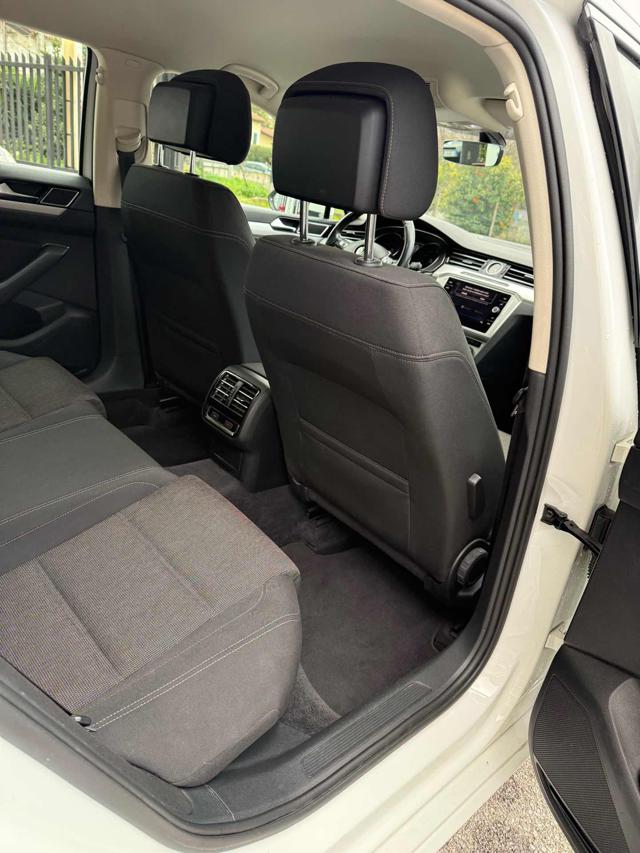 VOLKSWAGEN Passat Variant usata 34