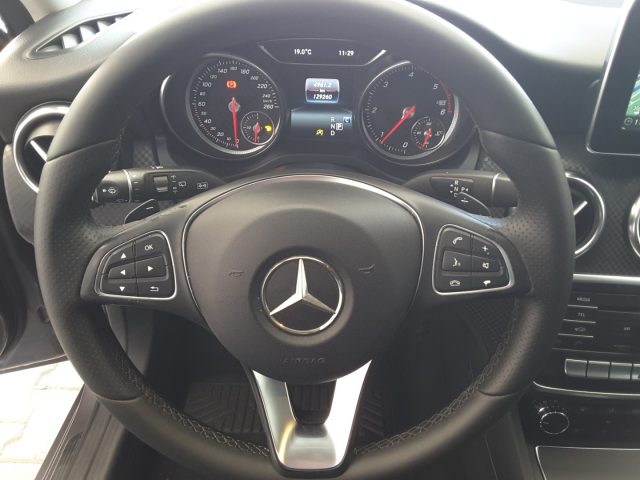 MERCEDES-BENZ A 180 usata, con Cerchi in lega