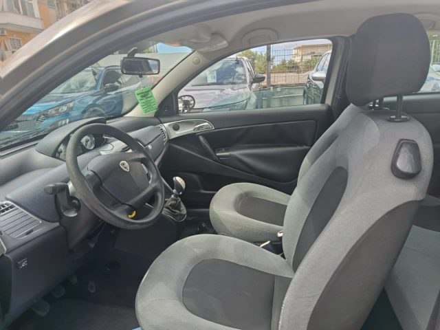 LANCIA Ypsilon usata, con Autoradio