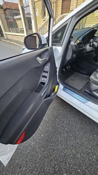 FORD Fiesta usata, con Cruise Control