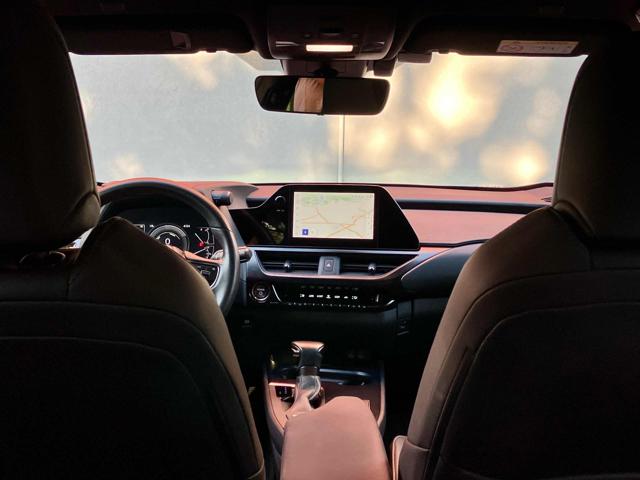 LEXUS UX 250h usata, con Specchietti laterali elettrici