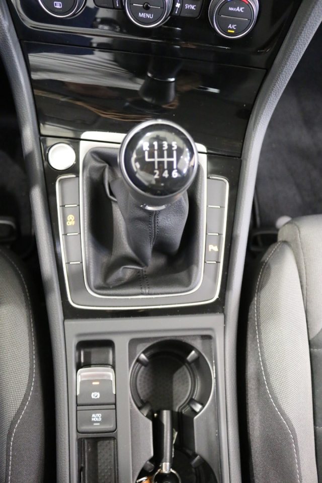 VOLKSWAGEN Golf usata, con Touch screen