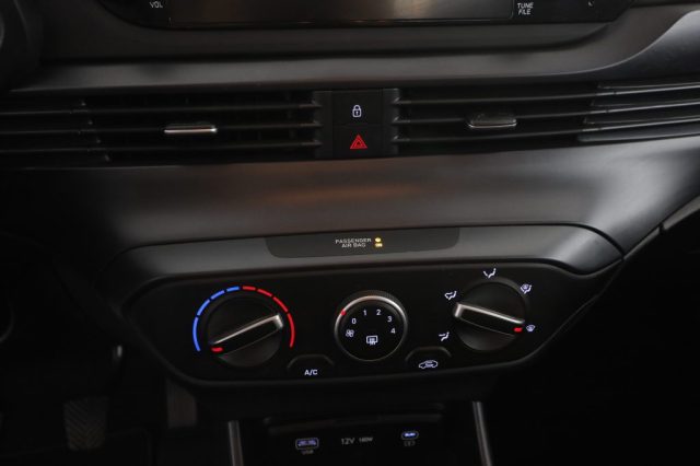 HYUNDAI i20 usata 10