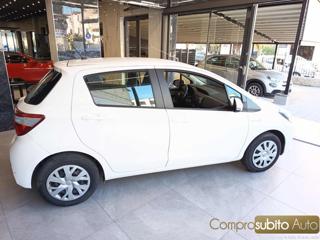TOYOTA Yaris usata, con Autoradio