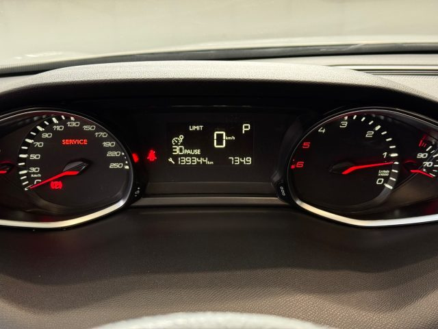 PEUGEOT 308 usata, con Airbag testa