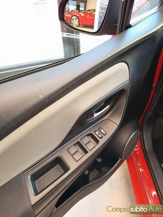 TOYOTA Yaris usata 17