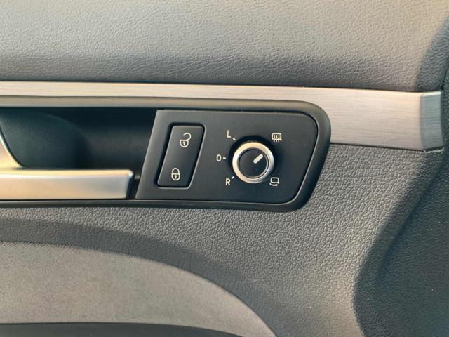 VOLKSWAGEN Touran usata, con Bluetooth