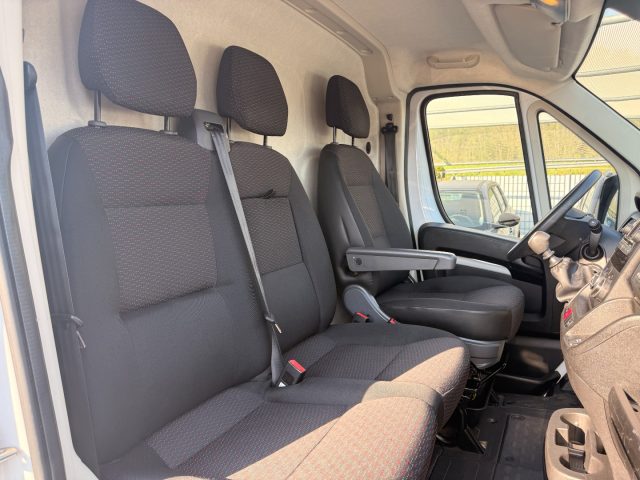 PEUGEOT Boxer usata, con Autoradio digitale