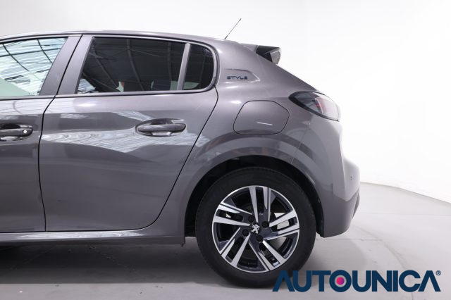 PEUGEOT 208 usata, con Airbag testa