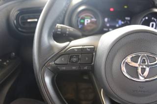 TOYOTA Yaris usata, con Telecamera per parcheggio assistito