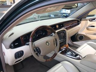 JAGUAR XJ8 usata, con Controllo trazione