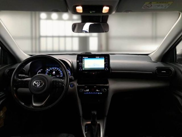 TOYOTA Yaris Cross usata, con Autoradio