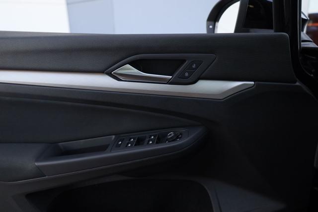 VOLKSWAGEN Golf usata, con Fari Xenon