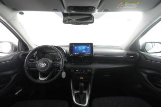 TOYOTA Yaris usata 9