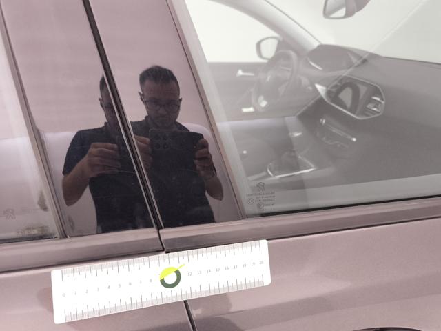 PEUGEOT 308 usata, con Airbag testa