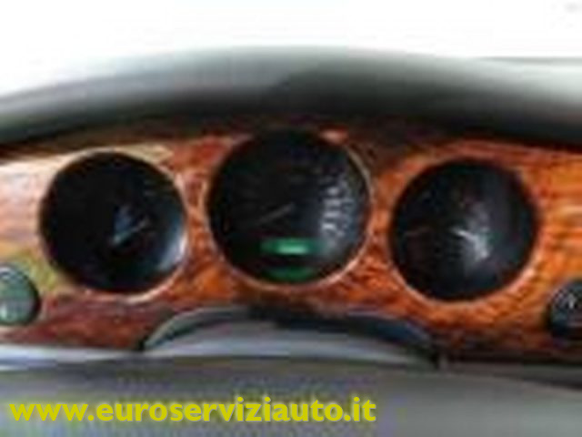 JAGUAR XJ usata, con Autoradio