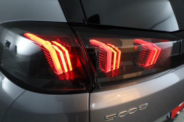 PEUGEOT 5008 usata 9